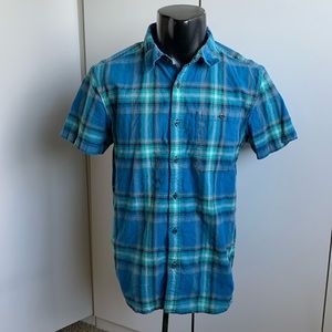 The North Face blue plaid short sleeve men’s medium